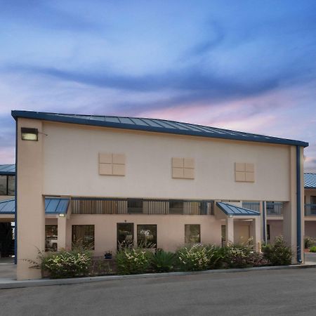 Super 8 By Wyndham Hattiesburg South Ngoại thất bức ảnh